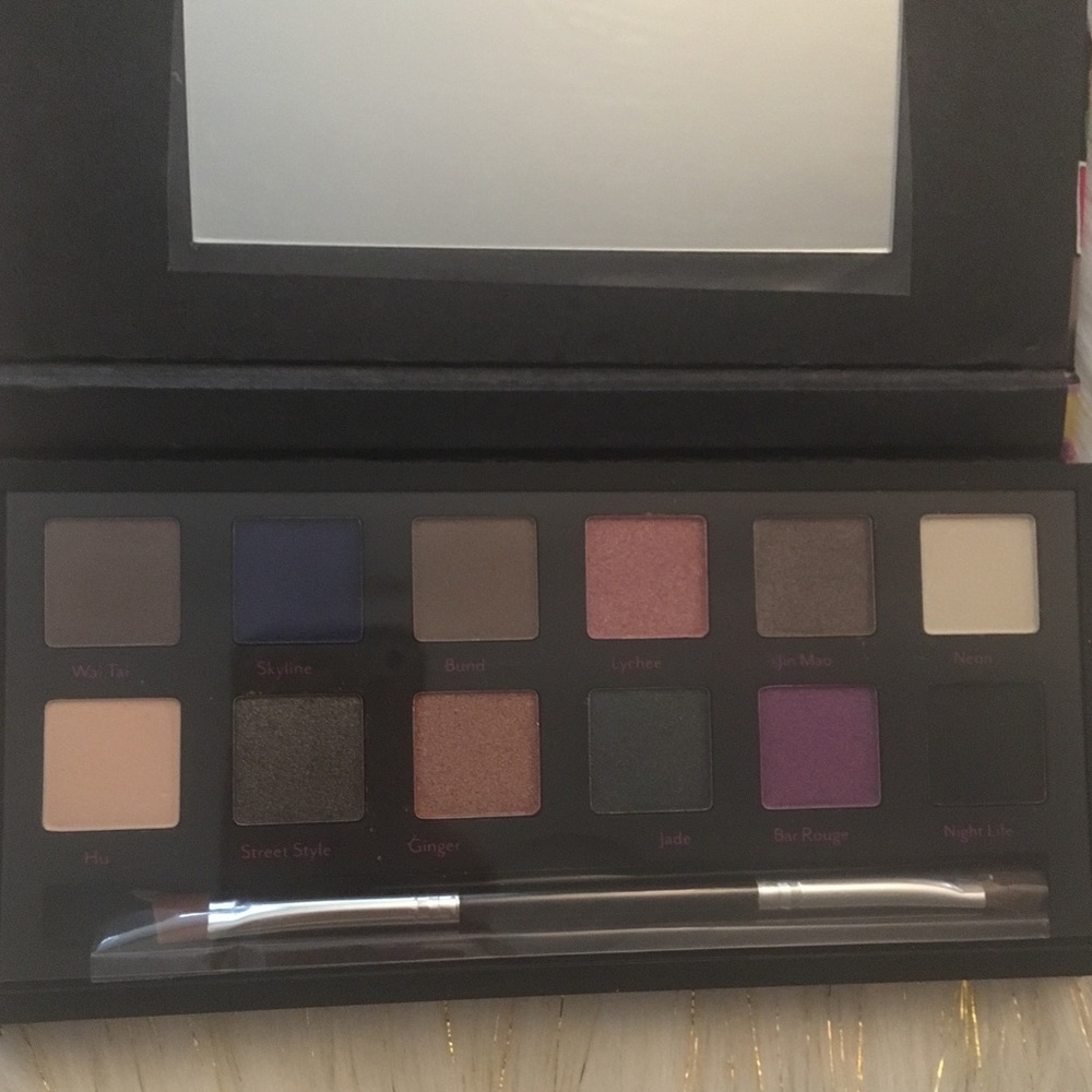 Cargo Shanghai Nights Palette - Picture 4 of 5